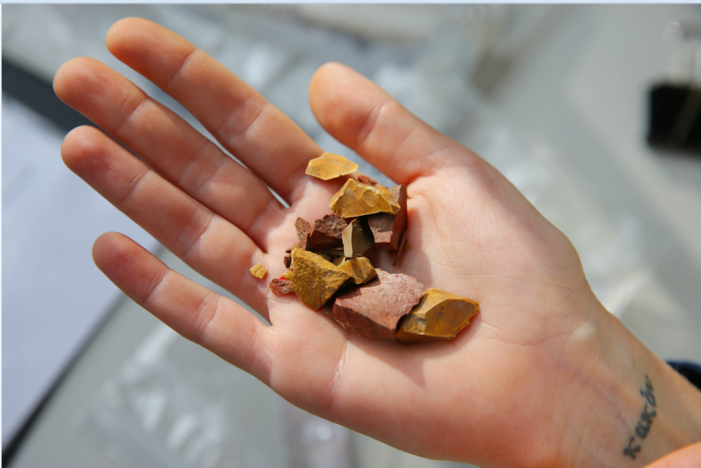 An Aboriginal Artefact from Parramatta Park Phil Rogers 28 May 2015 Aboriginal flaked stone artefacts made from imported red silcrete and mudstone left behind by Aboriginal people camping along the banks of Domain Creek in the Paddocks Precinct